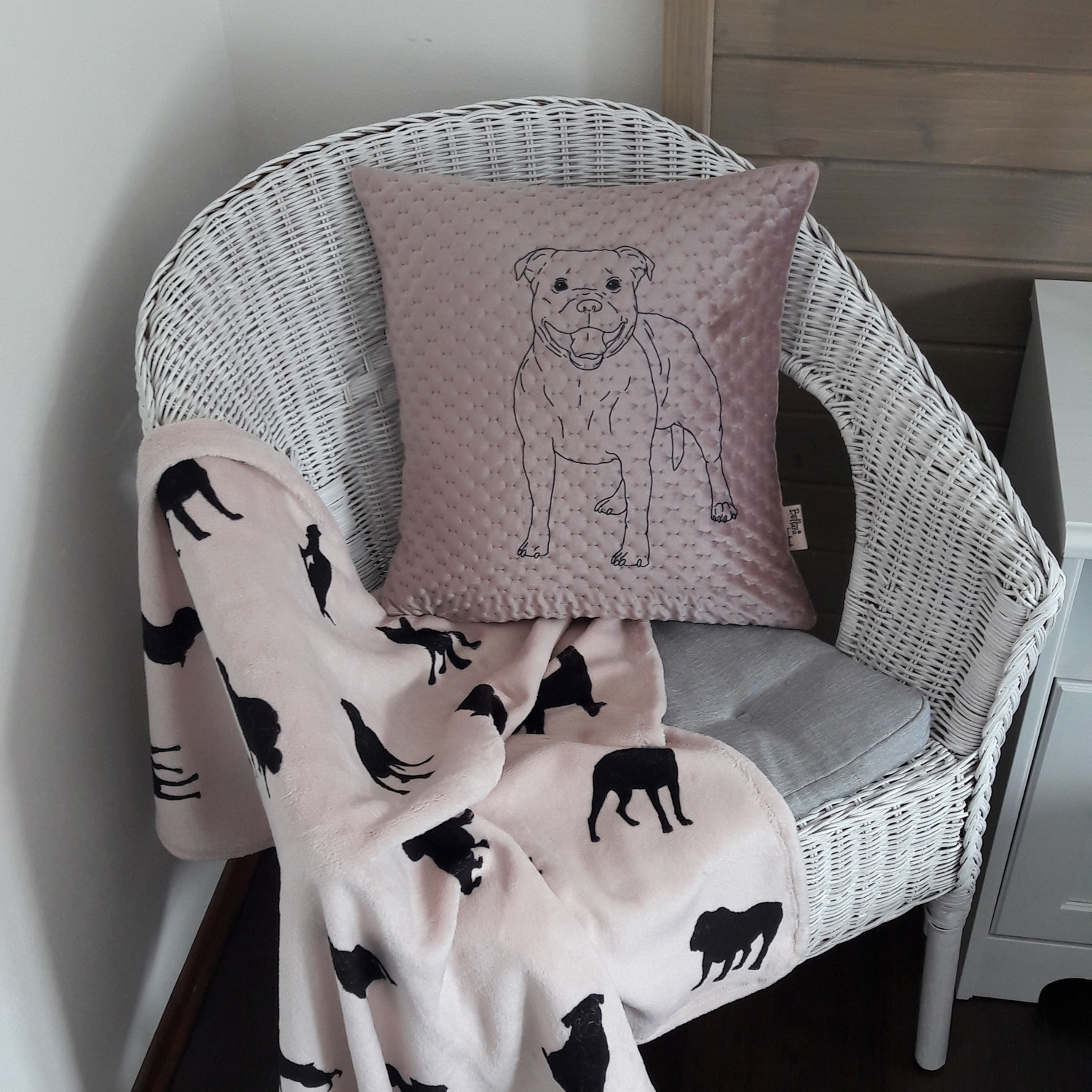 Zamatová obliečka na vankúš Stafordširský bulteriér